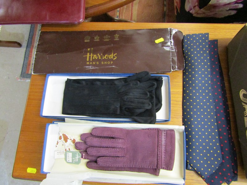 HARRODS, 2 pairs of ladies gloves in Harrods retail boxes, a pair of leather kid gloves by Aris