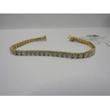 18ct YELLOW GOLD DIAMOND BRACELET, well matched brilliant cut diamonds, approx 10.4cts set in