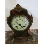 BOULLE CLOCK, brass inlaid French style bracket clock with bar strike and foliate scroll feet, 10"