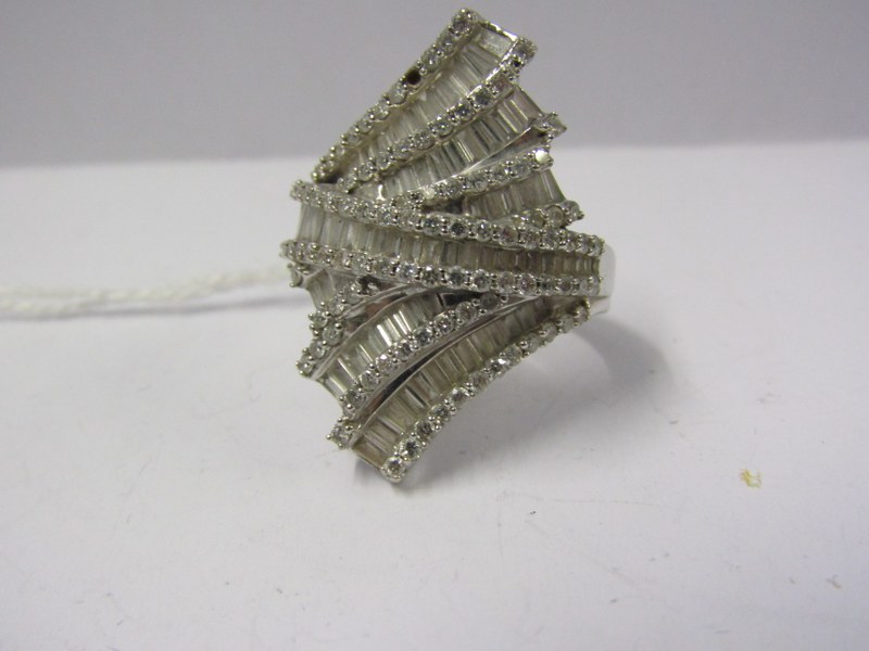 18ct WHITE GOLD LARGE GEOMETRIC DESIGN DIAMOND CLUSTER RING, mixed baguette and brilliant cut