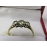 18CT YELLOW GOLD & PLATINUM 3 STONE DIAMOND RING, total diamond weight approximately 0.40ct, size N
