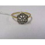 VINTAGE 18CT YELLOW GOLD DIAMOND STEPPED STYLE RING, size I/J