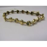 18ct YELLOW GOLD GEM SET HEART DESIGN BRACELET, heavy 18ct yellow gold bracelet set with ruby