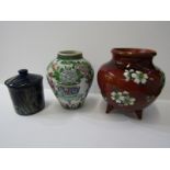 ORIENTAL CERAMICS, famile verte 5.5" vase, together with set of 4 graduated silver lustre blue