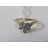 9CT YELLOW GOLD DIAMOND CLUSTER RING, in the form of a daisy, size K