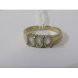 9ct YELLOW GOLD MOONSTONE STYLE RING, size M/N