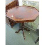 COUNTRY SUPPER TABLE, cross banded octagonal burr supper table on 4 scroll legs