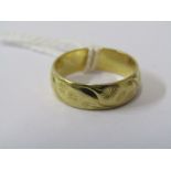 18ct YELLOW GOLD VINTAGE POSY STYLE RING, Approx 4.6 grms in weight, size 'L/M'