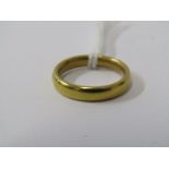 22CT GOLD WEDDING BAND, approx 4.4 grms, size H