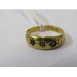 18ct YELLOW GOLD SAPPHIRE & DIAMOND 3 STONE RING, vintage 18ct gold 3 stone sapphire & diamond gypsy