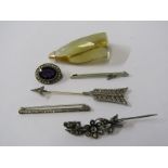 COSTUME JEWELLERY, selection of costume including arrow brooch, paste brooches and large citrine
