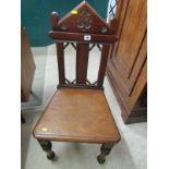 EDWARDIAN HALL CHAIR, mahogany pierced back hall chair on tapering turned legs