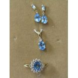 9ct YELLOW GOLD BLUE TOPAZ & DIAMOND RING, earrings & pendant set, size P