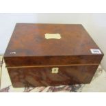 VICTORIAN WALNUT JEWEL BOX, burr walnut box with liftout tray, 12" width