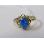 9ct YELLOW GOLD OPAL RING, size Q