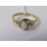 9ct YELLOW GOLD OPAL 3 STONE RING