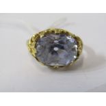 18ct YELLOW GOLD SET LARGE PURPLE/BLUE STONE tests as sapphire in unusual 18ct hand made floral