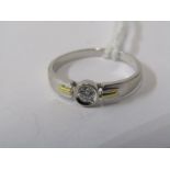 18ct 2 TONE YELLOW & WHITE GOLD DIAMOND SOLITAIRE RING, principal brilliant cut diamond approx 0.