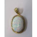 9ct YELLOW GOLD OPAL PENDANT, approx 4 grams in weight