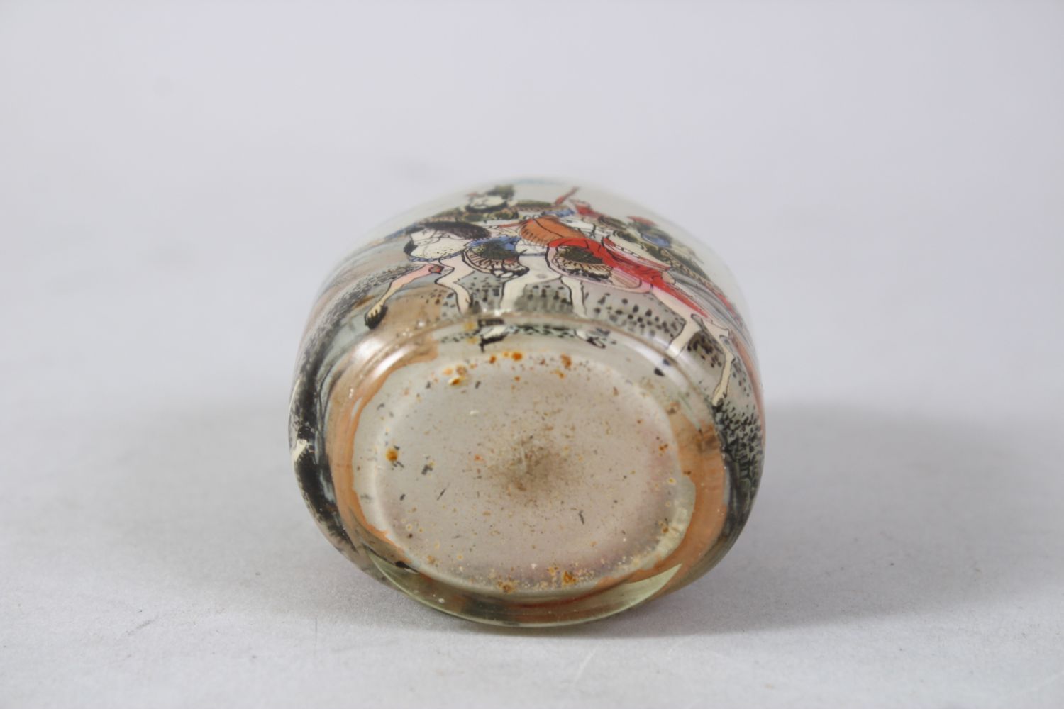 A GOOD 19TH / 20TH CENTURY CHINESE REVERSE PAINTED GLASS SNUFF BOTTLE, the painted scenes - Image 3 of 3