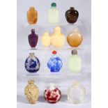 A MIXED LOT OF 19TH / 20TH CENTURY CHINESE SNUFF BOTTLES, the lot consisting of four overlay glass /