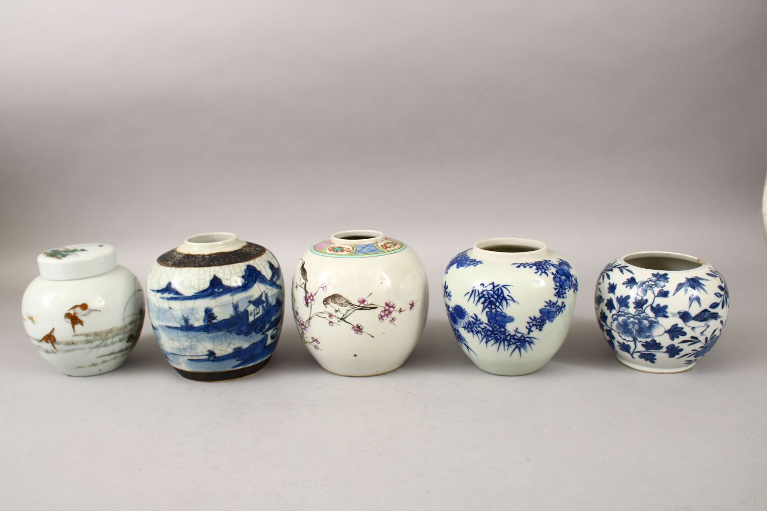 FIVE 19TH / 20TH CENTURY CHINESE BLUE & WHITE / FAMILLE ROSE PORCELAIN GINGER JARS, three blue & - Image 4 of 6