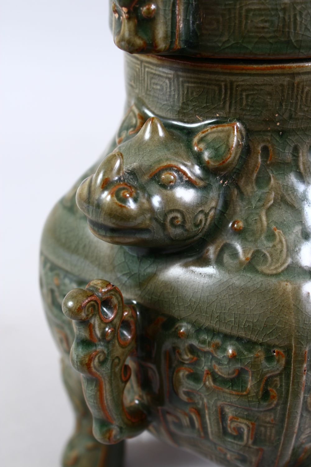 A GOOD CHINESE LONGQUAN PORCELAIN INCENSE BURNER, with moulded archaic style design with moulded - Image 5 of 7