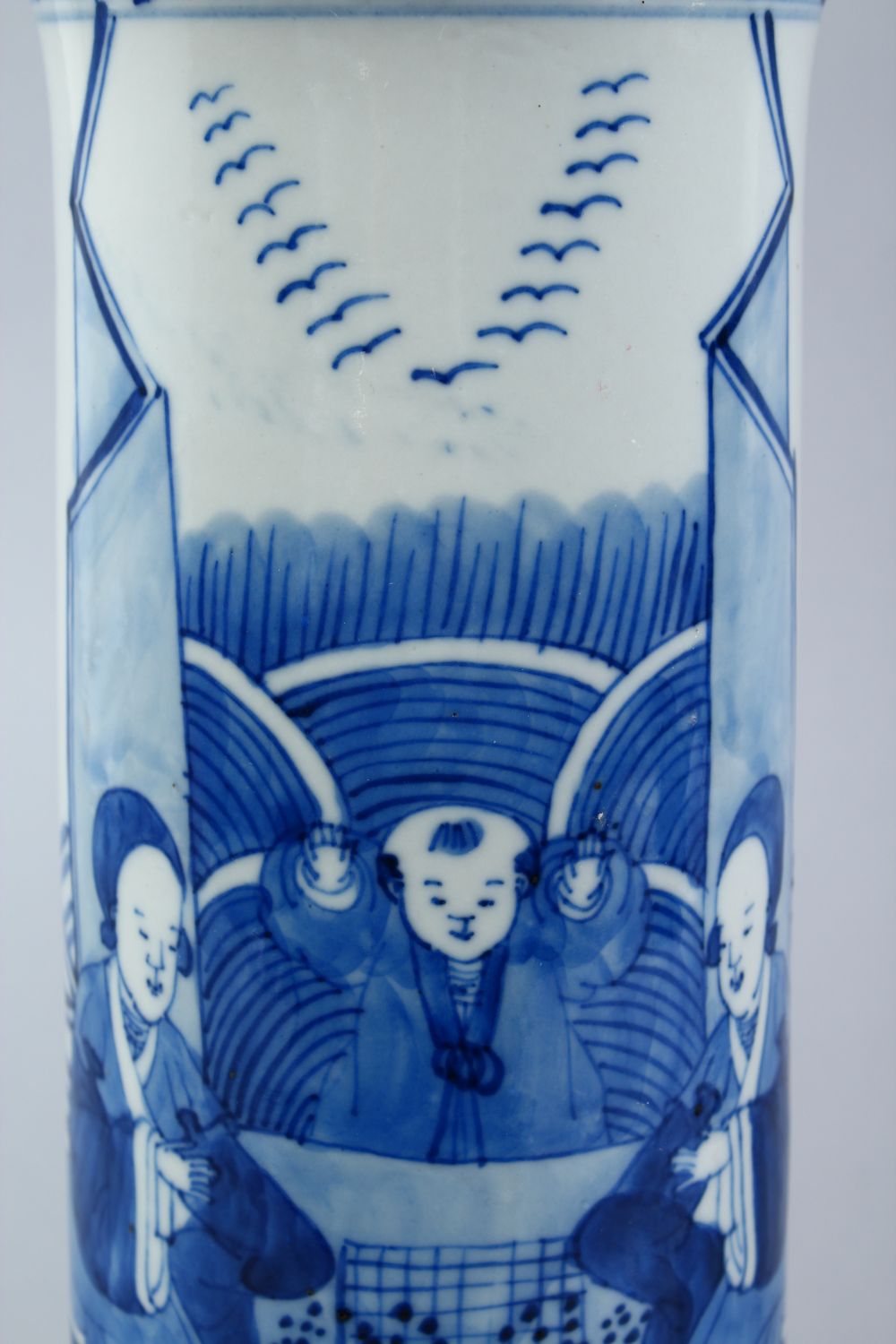 A 19TH CENTURY CHINESE BLUE & WHITE PORCELAIN CYLINDRICAL VASE, the vase decorated with scenes of - Image 5 of 8