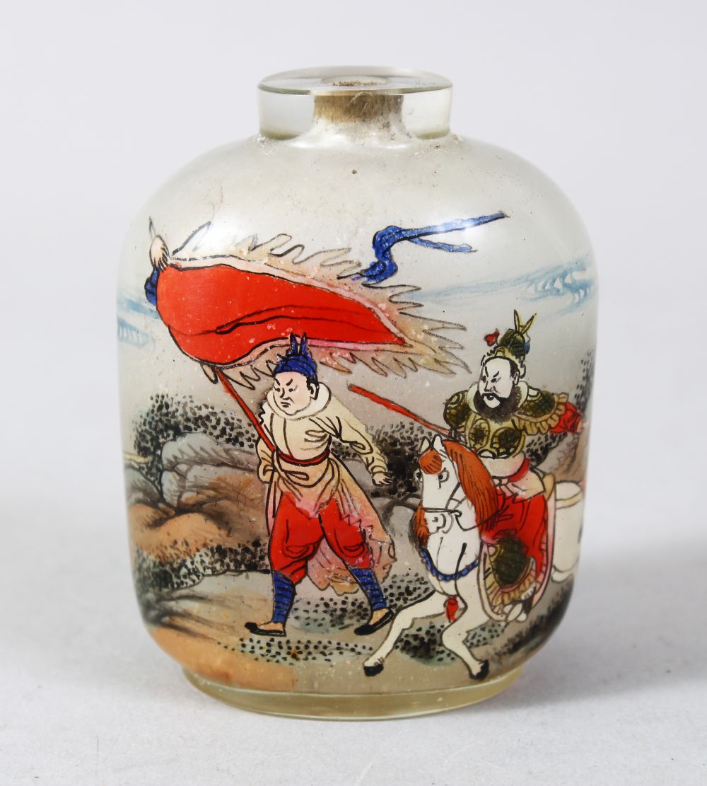 A GOOD 19TH / 20TH CENTURY CHINESE REVERSE PAINTED GLASS SNUFF BOTTLE, the painted scenes