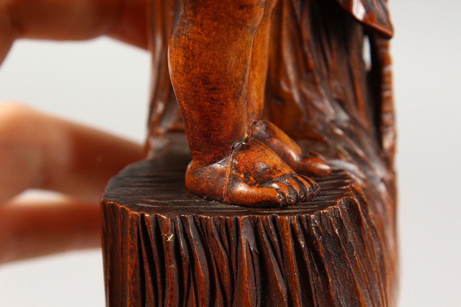 A GOOD SMALL CARVED FRUITWOOD MANICURE SET, as a figure of a boy standing next to a group of trees - Image 7 of 9