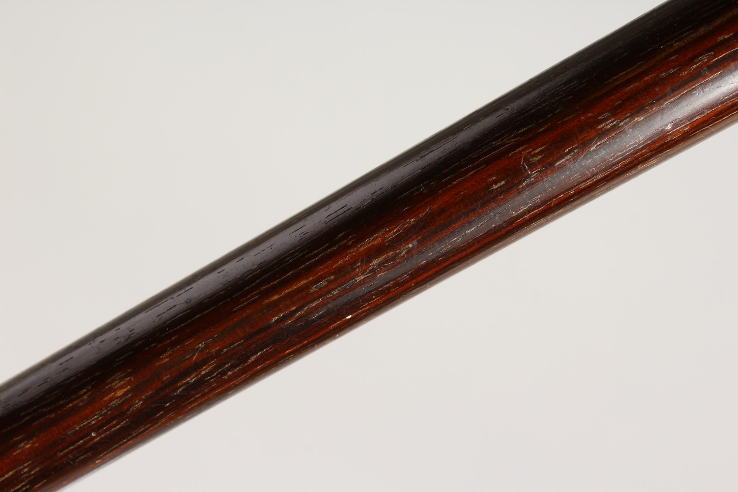 A 9CT GILD TOP WALKING CANE. 3ft long. - Image 5 of 8