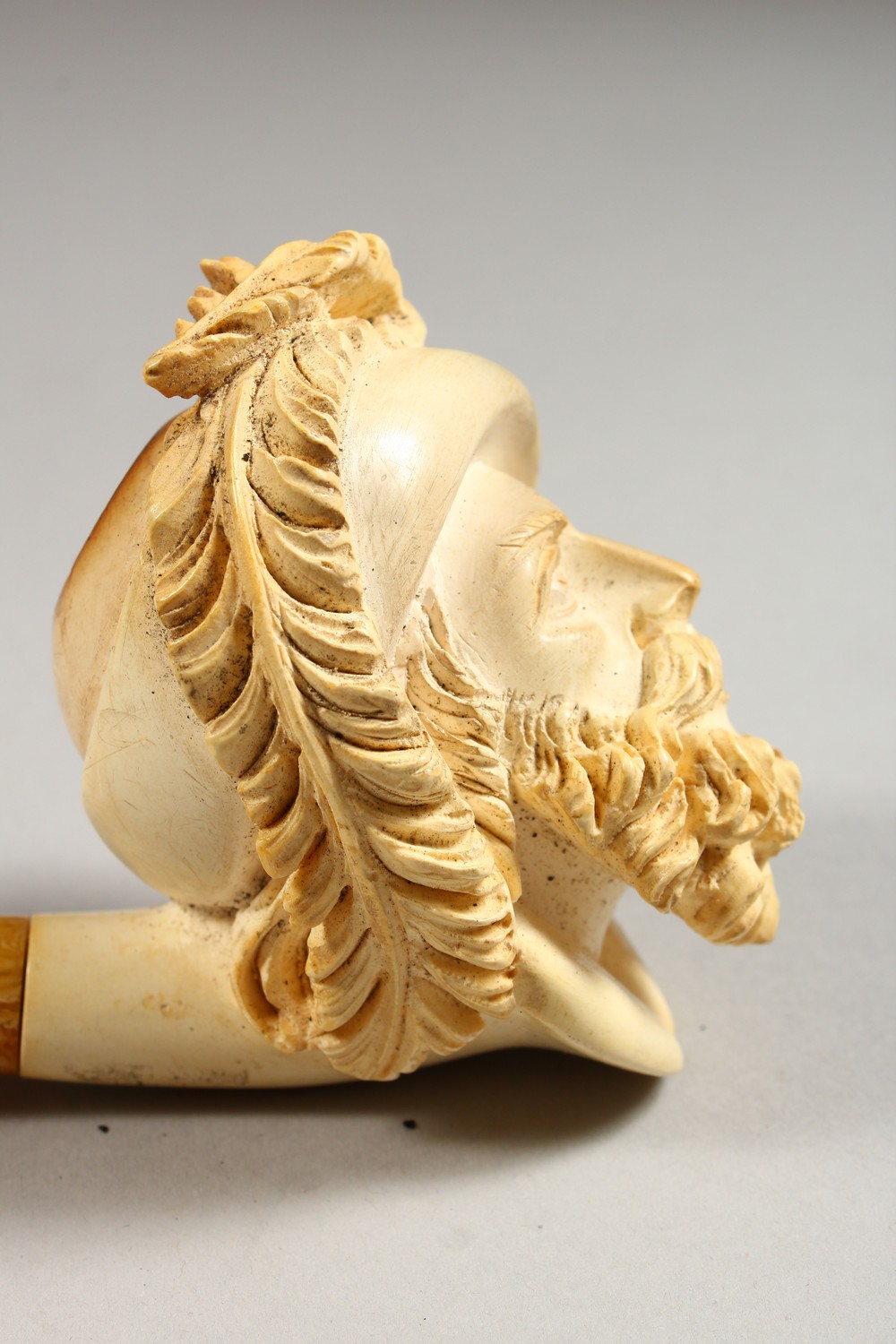 A VERY GOOD MEERSCHAUM PIPE, the bowl modelled as a bearded gentleman, in a fitted case. - Image 9 of 14