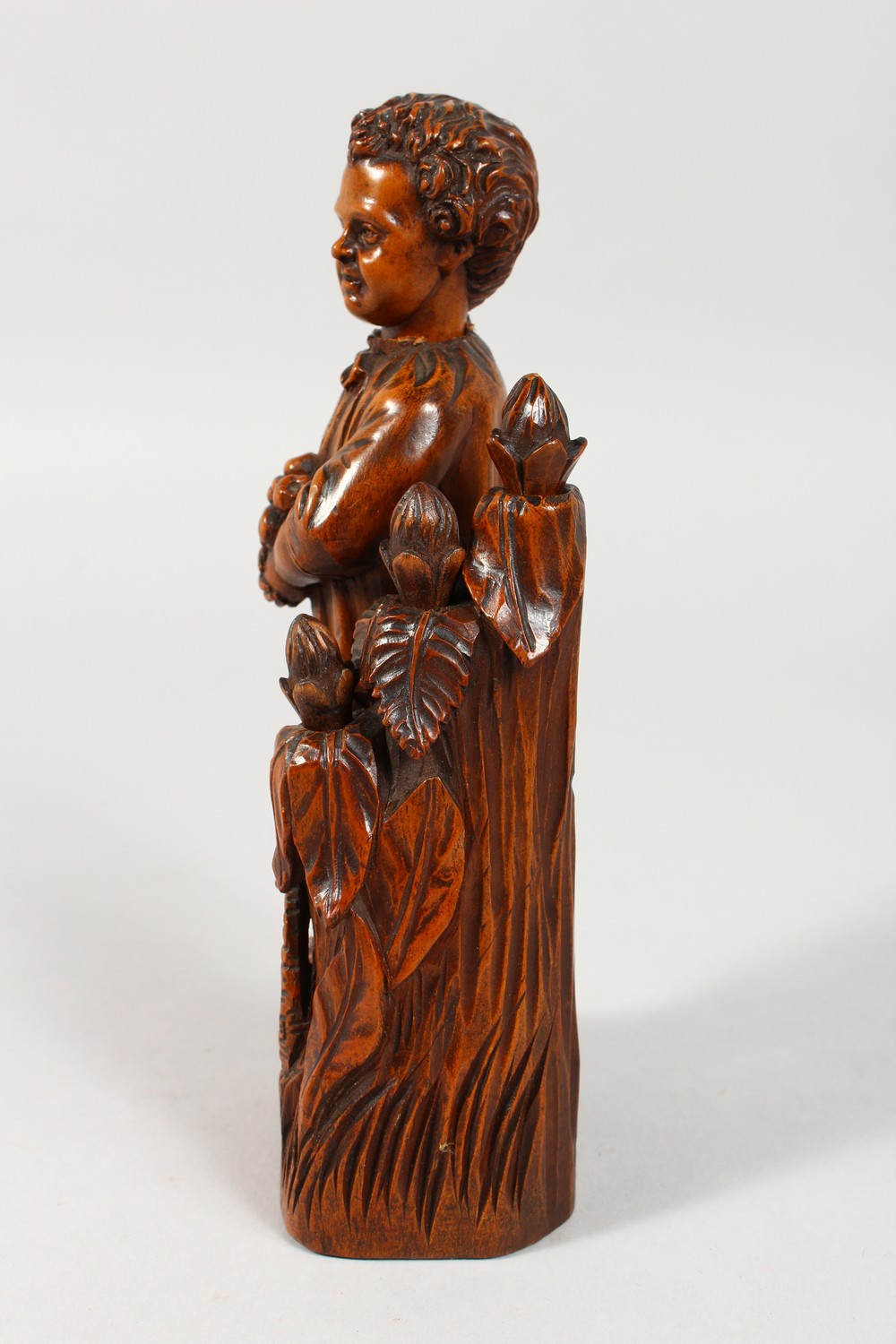 A GOOD SMALL CARVED FRUITWOOD MANICURE SET, as a figure of a boy standing next to a group of trees - Image 3 of 9