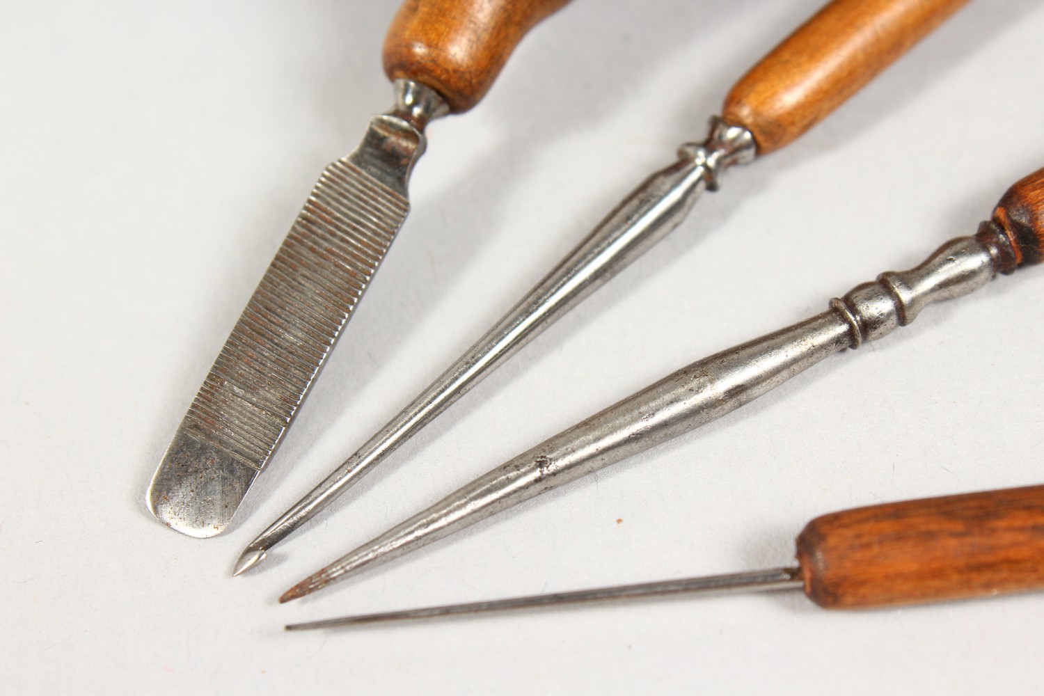 A GOOD SMALL CARVED FRUITWOOD MANICURE SET, as a figure of a boy standing next to a group of trees - Image 5 of 9