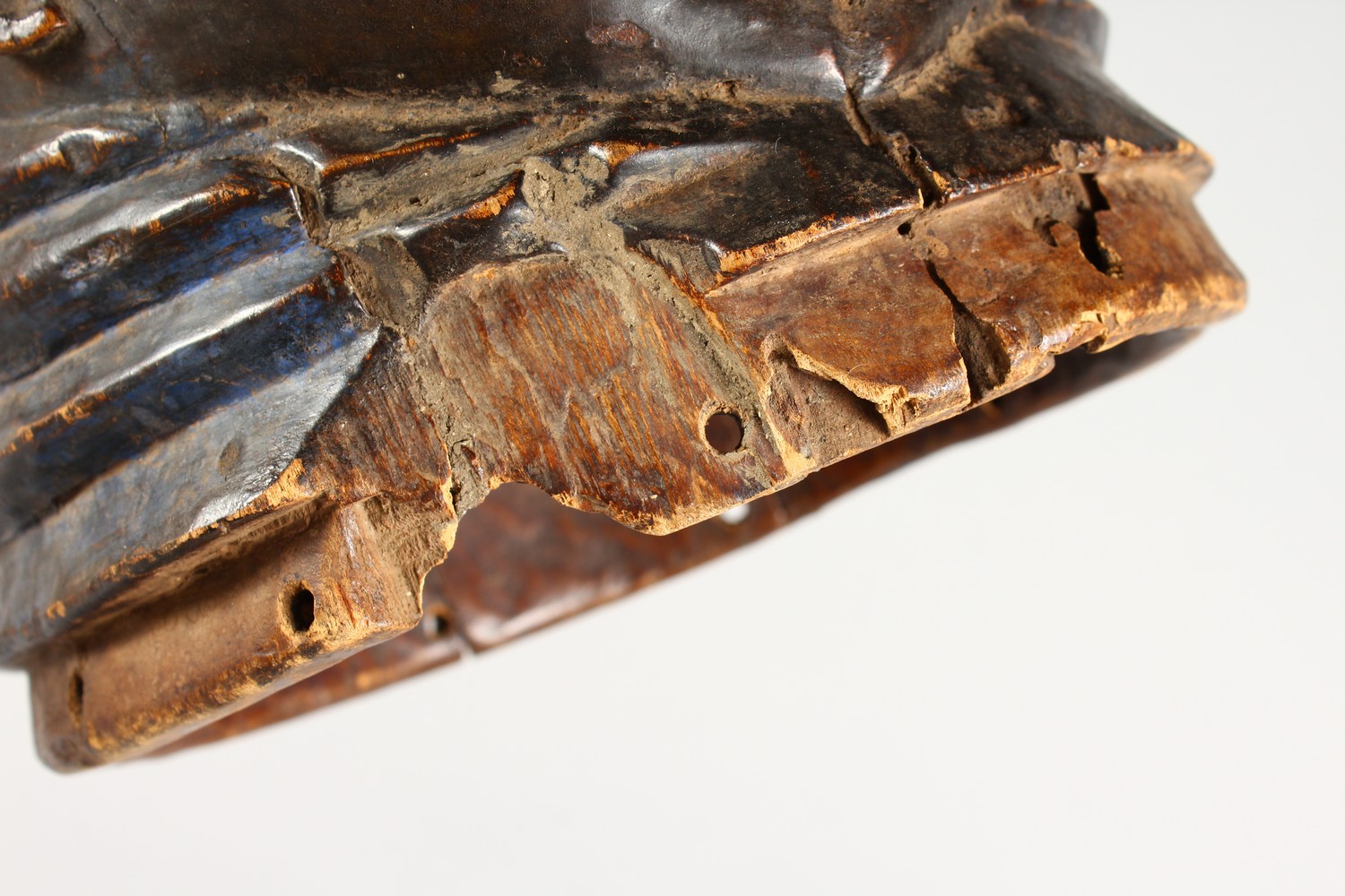 A GOOD CARVED WOOD TRIBAL HELMET MASK, on later stand. Mask: 18ins high. - Image 6 of 7