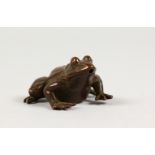 A JAPANESE BRONZE MODEL OF A FROG. 1.5ins long.