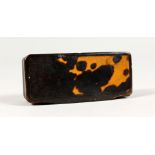 A GEORGIAN TORTOISESHELL SNUFF BOX. 3.75ins long.