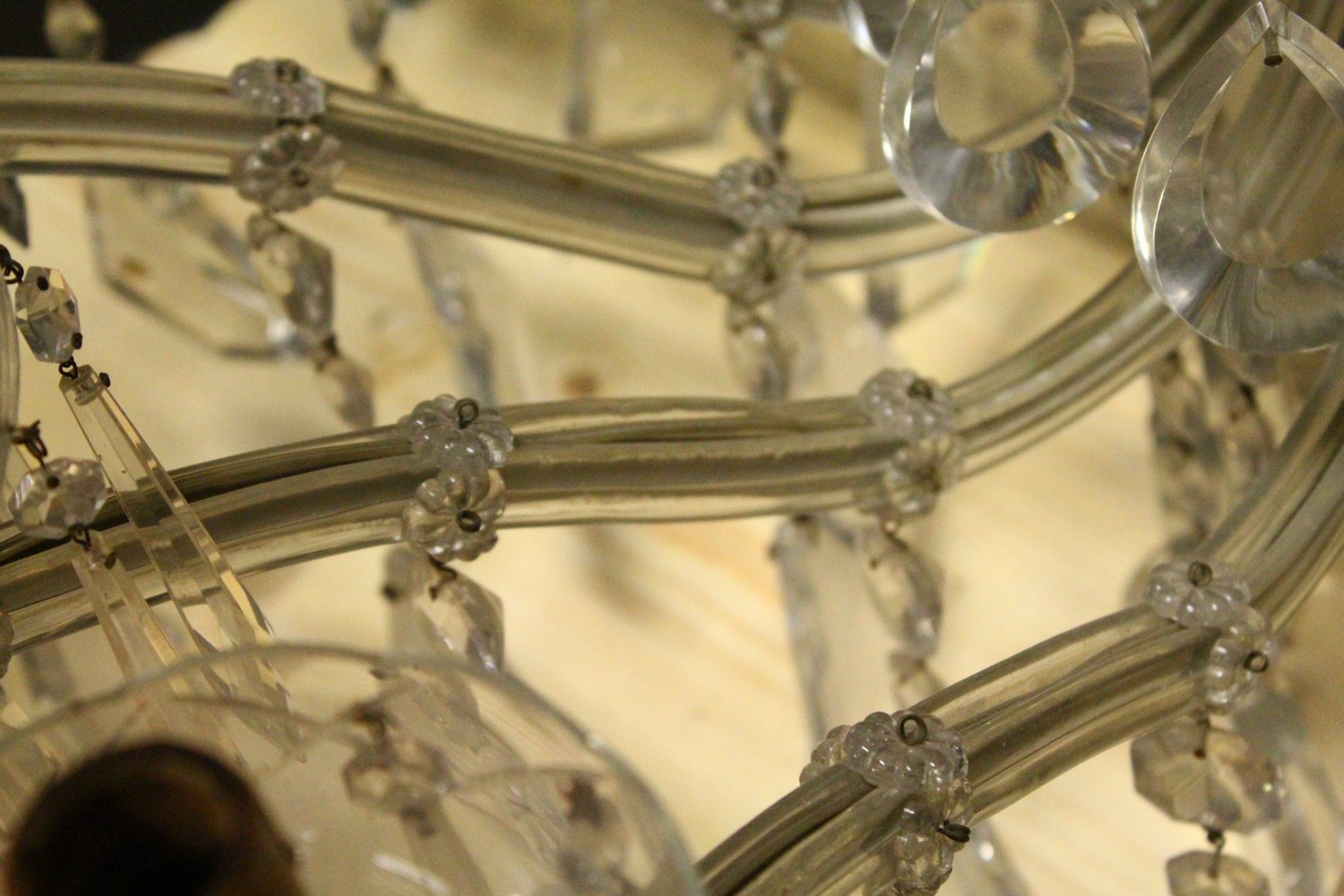 A GOOD LARGE CUT GLASS CHANDELIER, with baluster shape cut glass stem, sixteen small branches with - Image 4 of 6