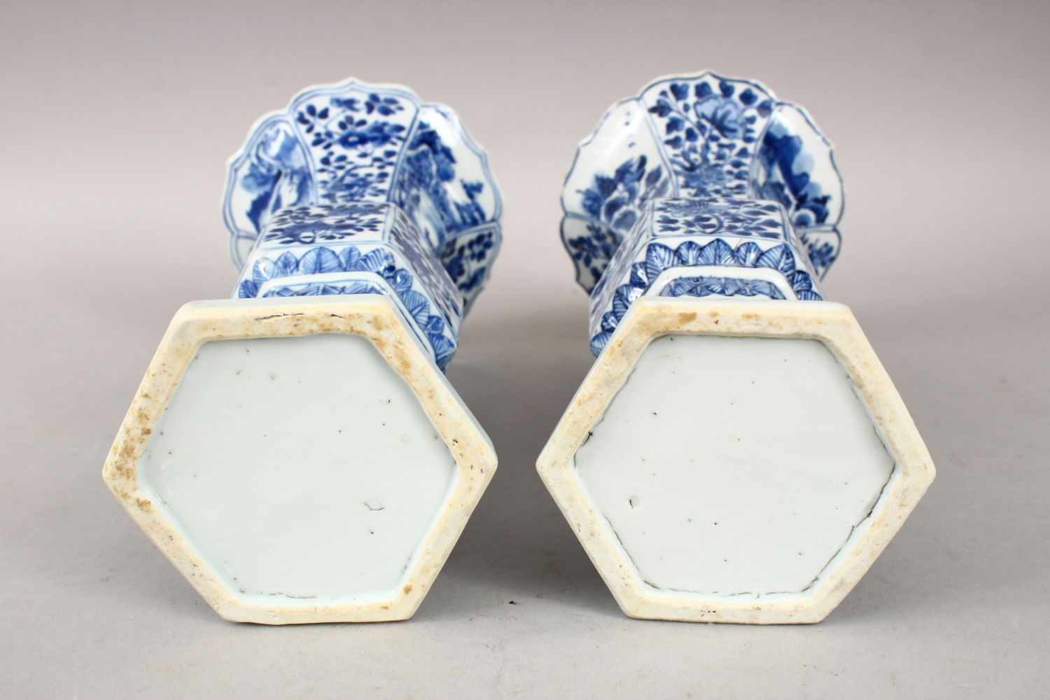 A GOOD PAIR OF 18TH CENTURY CHINESE KANGXI BLUE & WHITE GU SHAPE PORCELAIN VASES, with a multitude - Image 10 of 10