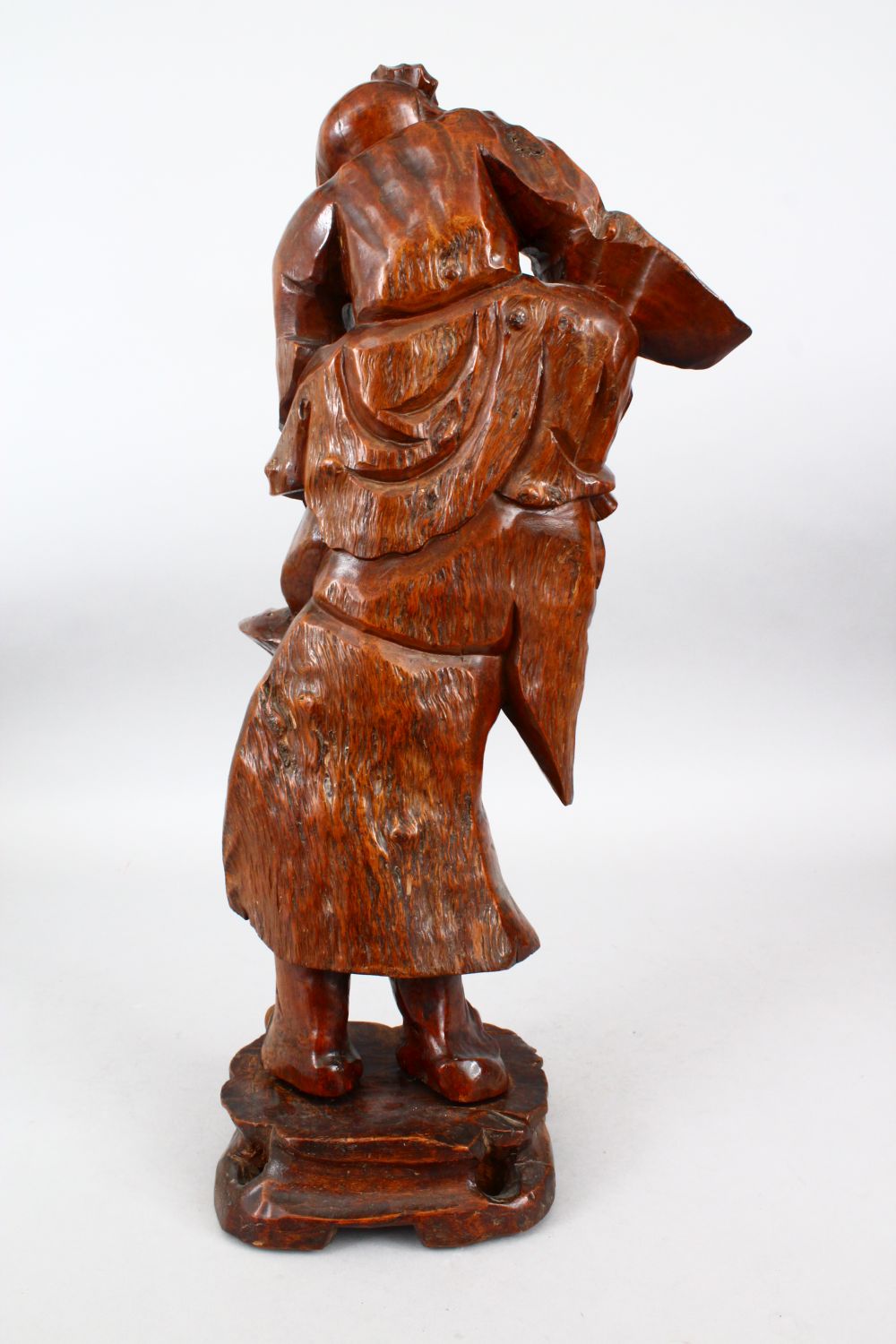 A LARGE 19TH / 20TH CENTURY CHINESE CARVED HARDWOOD FIGURE OF TWO MEN, one upon the shoulders, - Image 4 of 6