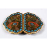 A FINE QUALITY JAPANESE MEIJI PERIOD CLOISONNE ENAMEL BELT BUCKLE, decorated upon a swirling wire