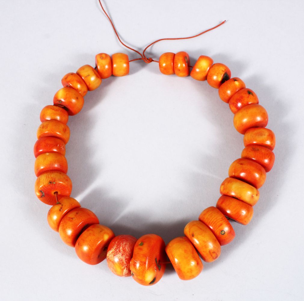 A CHINESE CORAL LIKE HARDSTONE NECKLACE, 44CM APPROX,