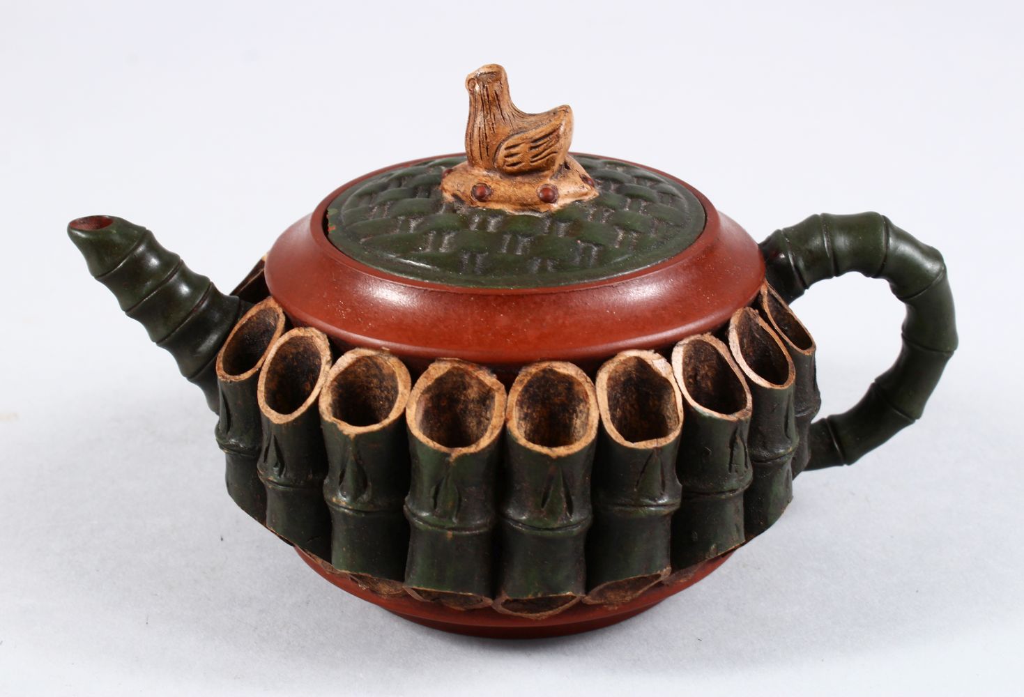 A GOOD 19TH / 20TH CENTURY CHINESE YIXING CLAY TEAPOT, the body with moulded bamboo form, with a