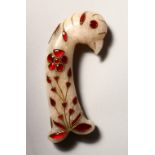 A GOOD EARLY 20TH CENTURY INDIAN MUGHAL CARVED JADE DAGGER KHANJAR HANDLE, In the form of a bird,