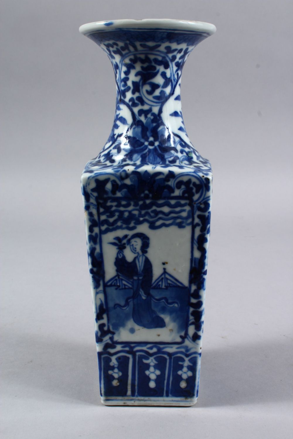 A GOOD 19TH CENTURY CHINESE BLUE & WHITE PORCELAIN SQUARE FORM VASE, the body with four panels of - Image 3 of 6