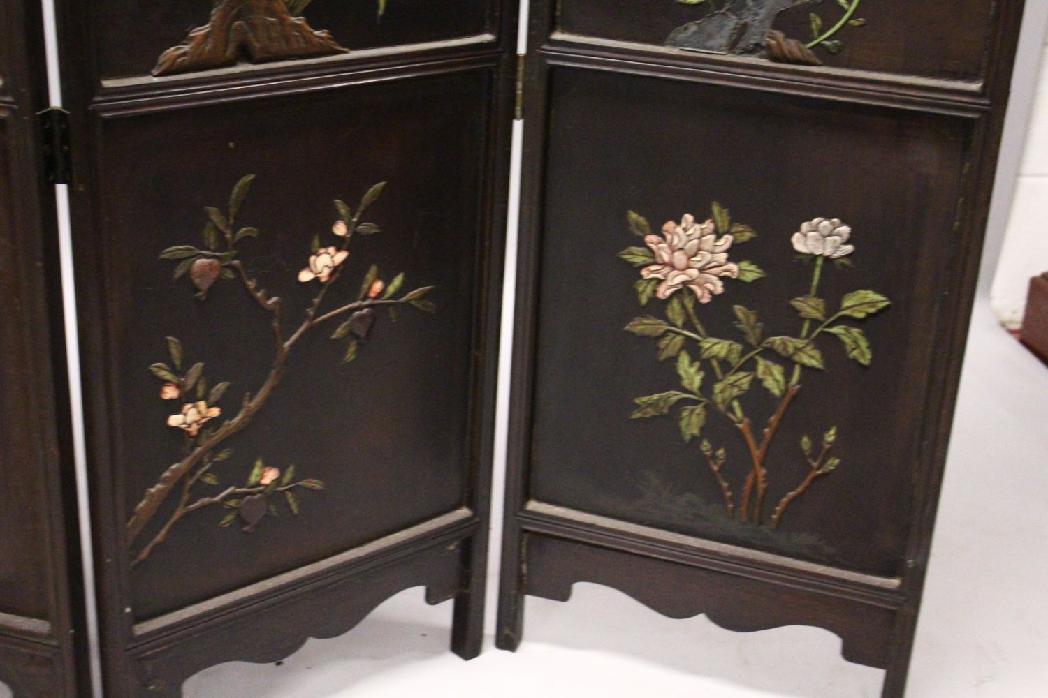 A 19TH CENTURY CHINESE HARDWOOD AND INLAID FOUR FOLD SCREEN, each panel inlaid with carved bone - Image 4 of 9