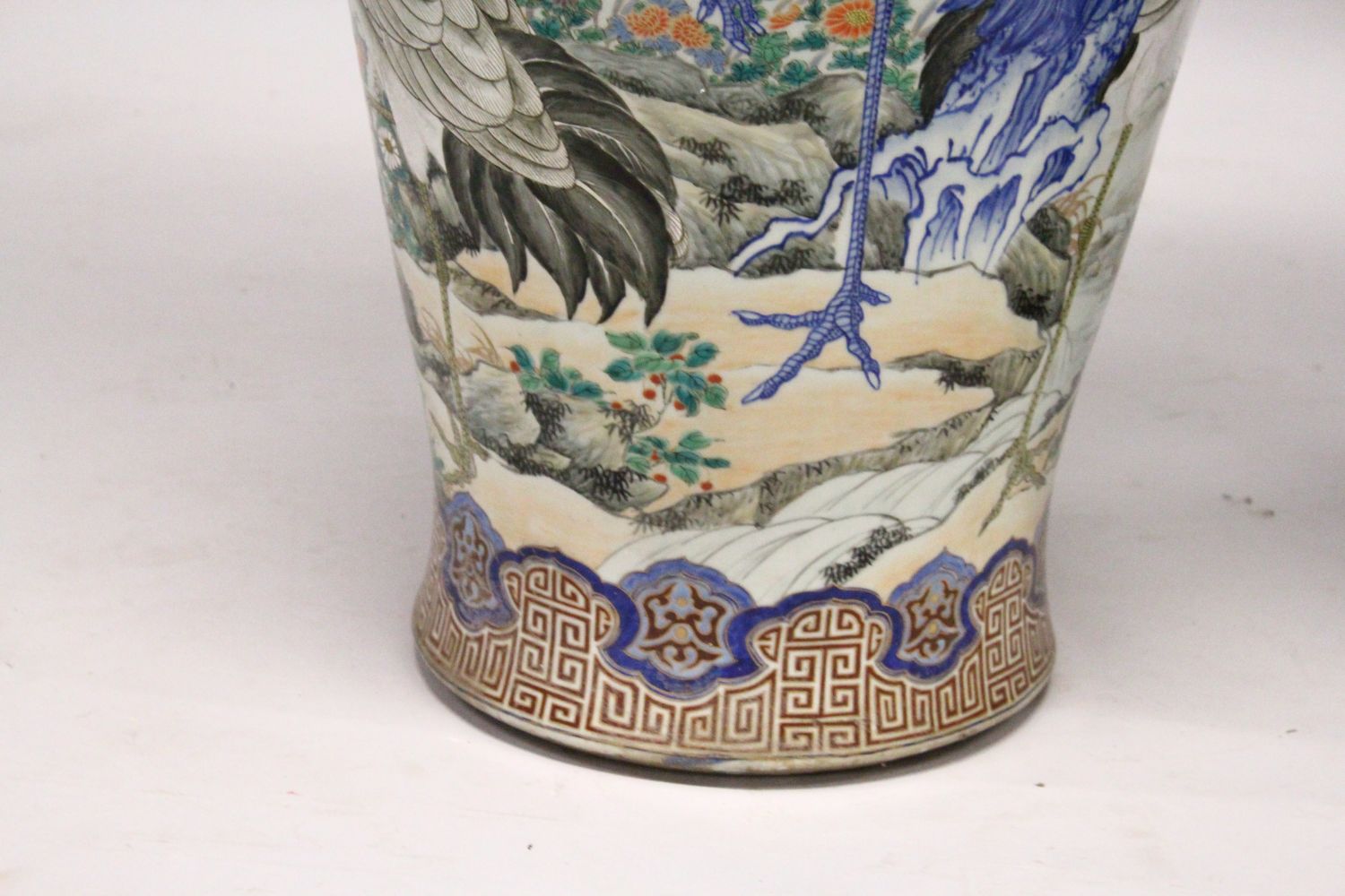 A LARGE PAIR OF JAPANESE MEIJI PERIOD BLUE AND WHITE PORCELAIN IMARI VASES, the bodyt of the vases - Image 3 of 14