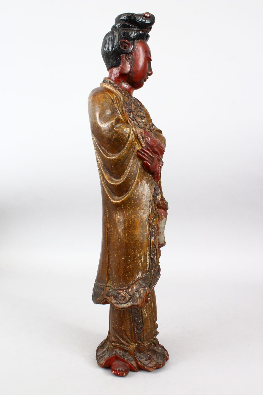 A GOOD 19TH CENTURY CHINESE CARVED WOOD & POLY CHROME DECORATED FIGURE OF GUANYIN, stood in - Image 3 of 6