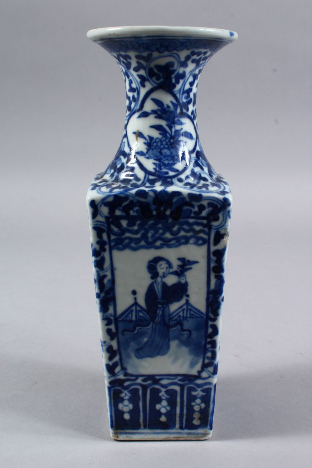 A GOOD 19TH CENTURY CHINESE BLUE & WHITE PORCELAIN SQUARE FORM VASE, the body with four panels of - Image 4 of 6