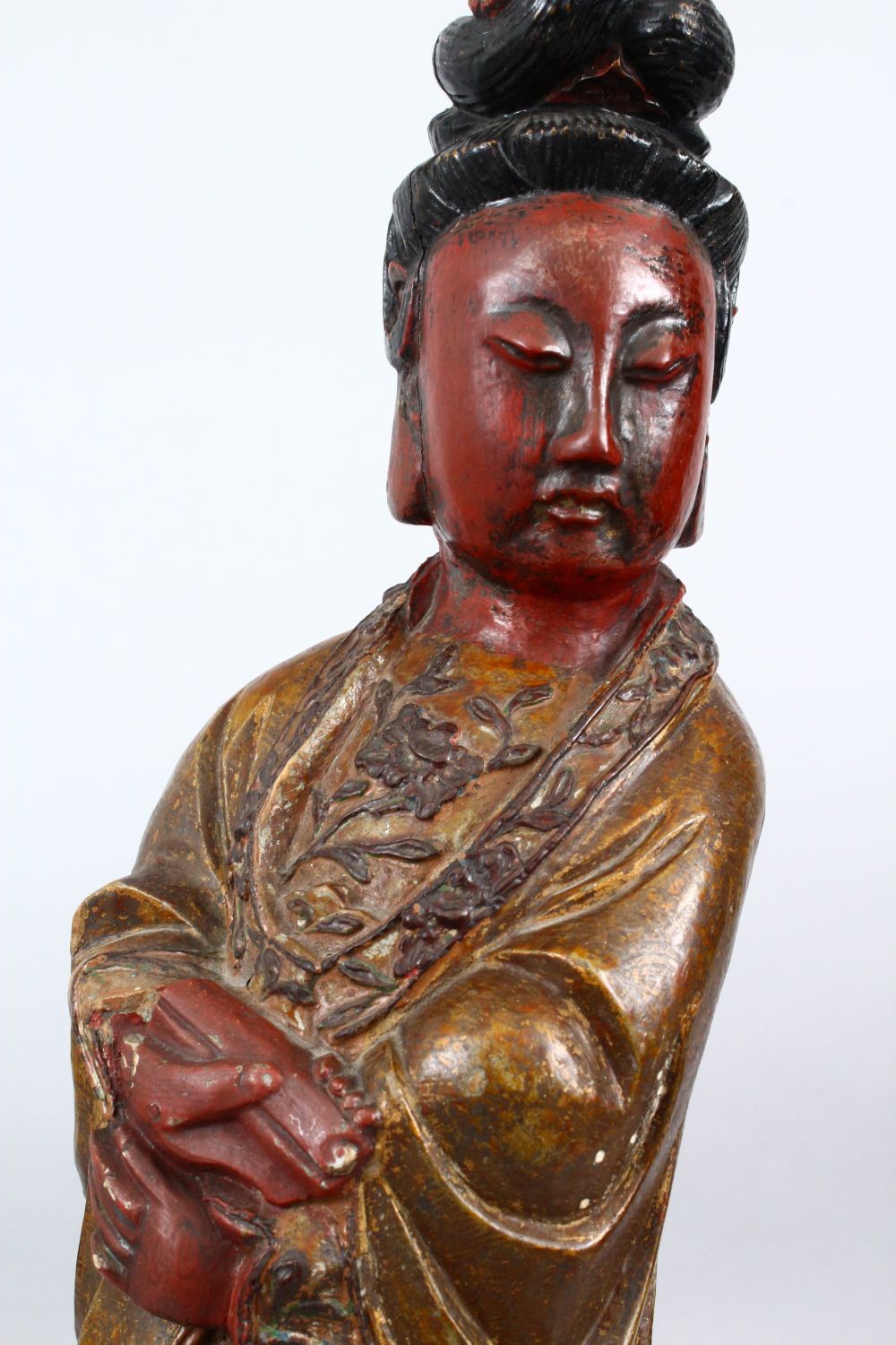 A GOOD 19TH CENTURY CHINESE CARVED WOOD & POLY CHROME DECORATED FIGURE OF GUANYIN, stood in - Image 2 of 6